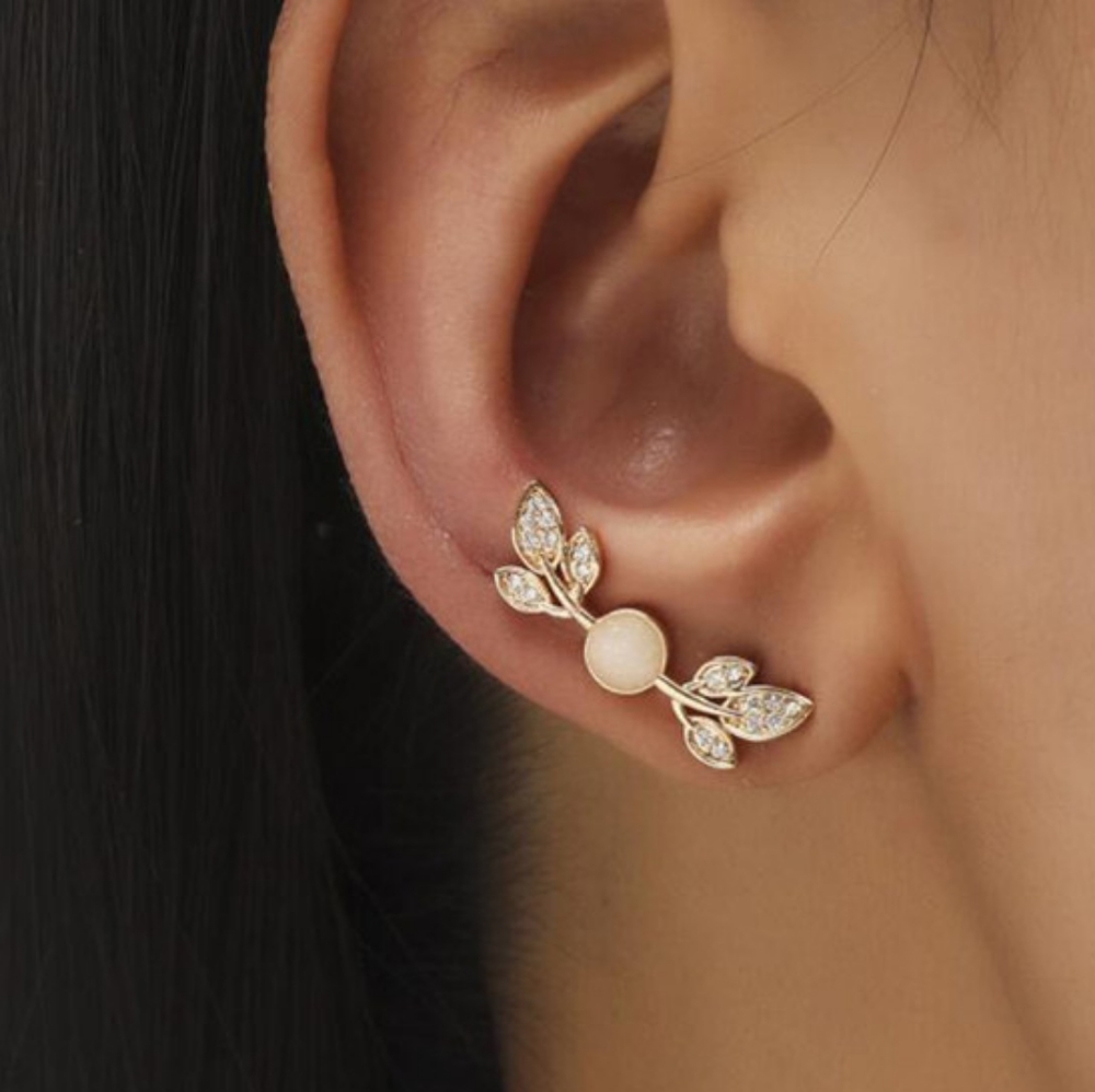📢 4/$15 One Opal Leaf Clip Earring
